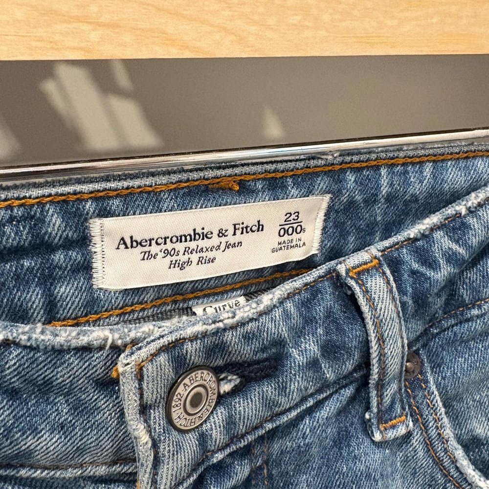 Abercrombie & Fitch '90s Relaxed Blue Jeans